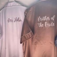 Load image into Gallery viewer, Deluxe Personalised Gift Box