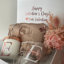 Load image into Gallery viewer, Deluxe Personalised Gift Box